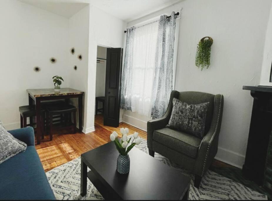 ピッツバーグLovely 2Br W Office Space - King Bed & Alexaアパートメント エクステリア 写真