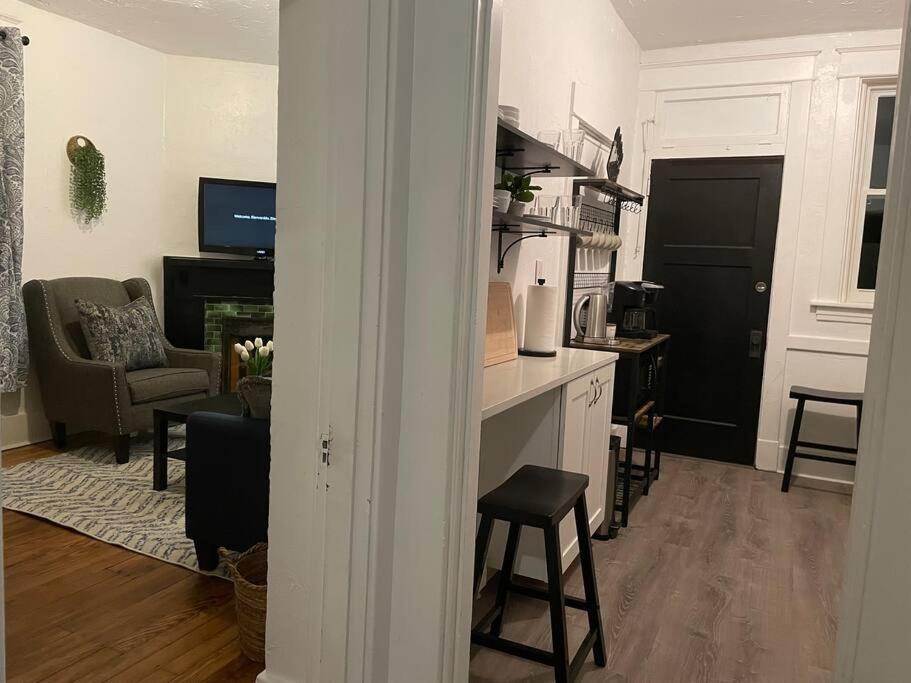 ピッツバーグLovely 2Br W Office Space - King Bed & Alexaアパートメント エクステリア 写真