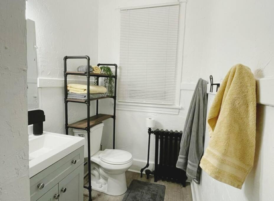 ピッツバーグLovely 2Br W Office Space - King Bed & Alexaアパートメント エクステリア 写真