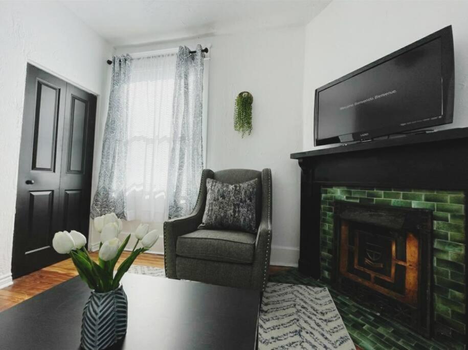 ピッツバーグLovely 2Br W Office Space - King Bed & Alexaアパートメント エクステリア 写真